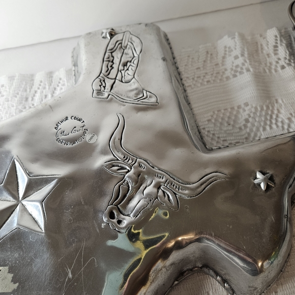 Add a touch of Texan charm to your next party with this 2003 Arthur Court tray - Picture 6 of 8